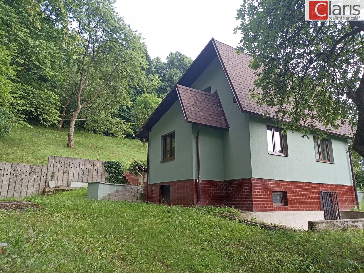 Pronájem chaty, Straník - titulní obrázek--