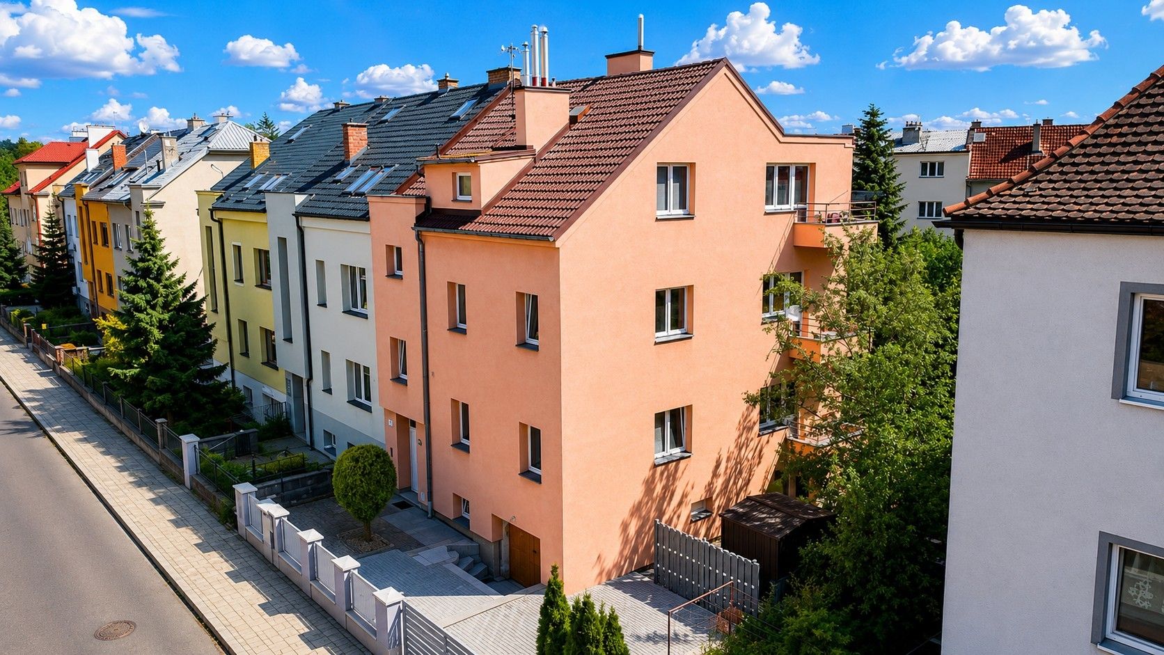 Prodej domu se čtyřmi byty v Olomouci, ulice Mišákova - titulní obrázek--