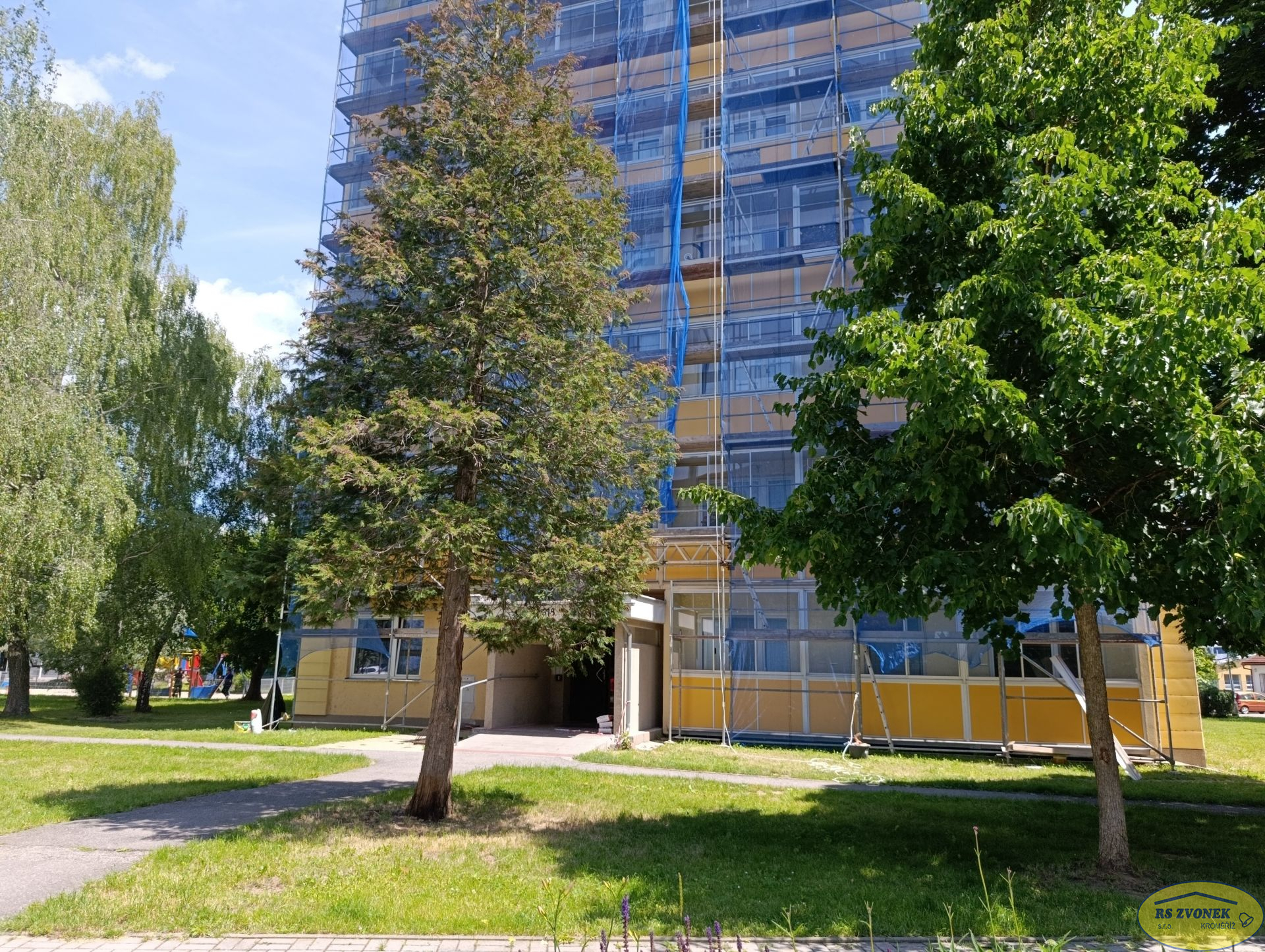 Pronájem bytu 3+1 Chropyně, Moravská - titulní obrázek--