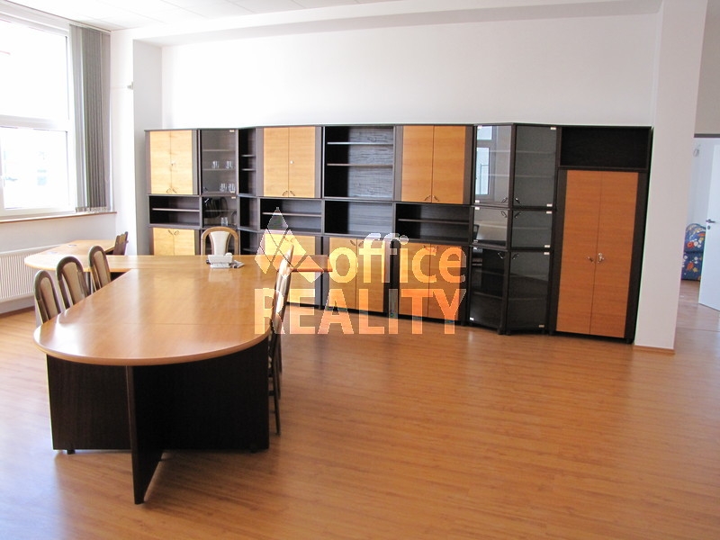 Praha 4, prodej kancelářských prostor  317.9 m2,